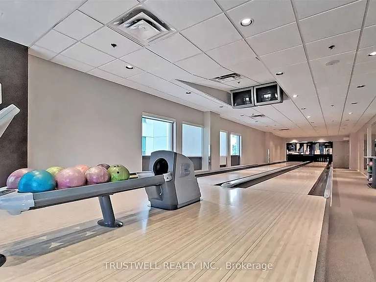 18 Spring Garden Ave #Penthouse 107 — Photo 26
