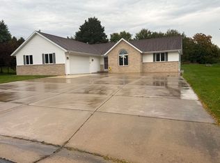 1204 Navaho Ct, Fort Atkinson, WI 53538