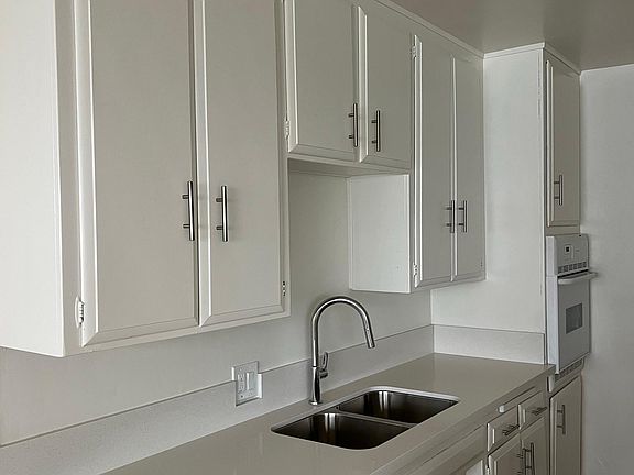 2nd image of 1000 N San Vicente Blvd APT 3
