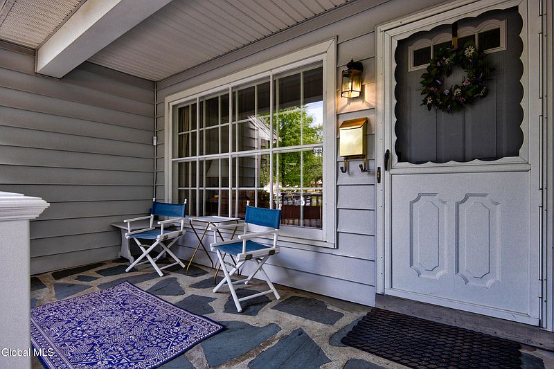 4th image of 2076 Baker Avenue