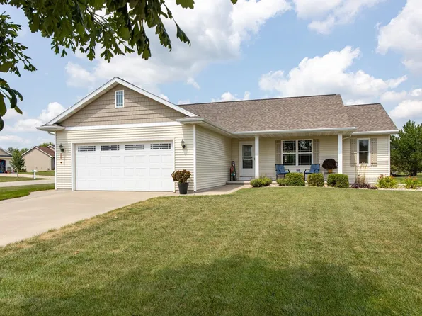 W6196 Sherwood Point Dr, Greenville, WI 54942
