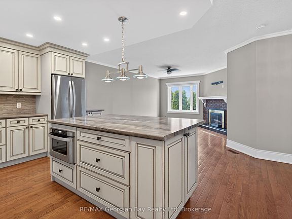 5th image of 696 King St #63
