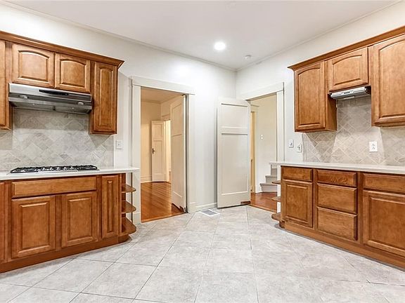 5th image of 260 Audubon Blvd