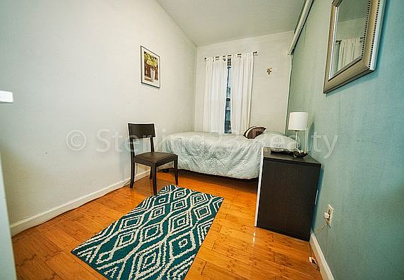 3rd image of 31-32 Ditmars Blvd #2F