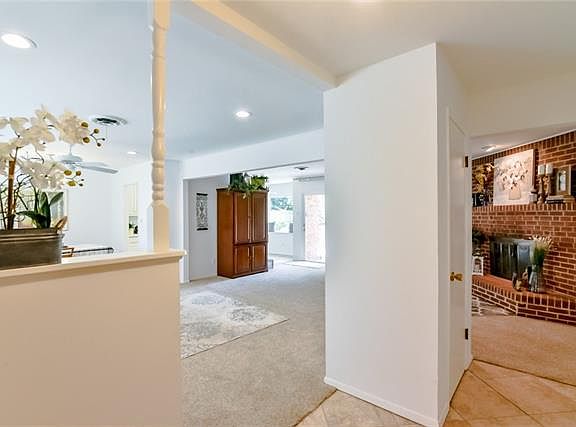 4th image of 7020 Wycliff St