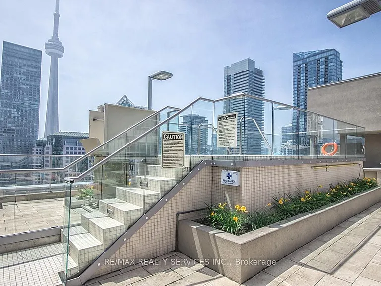 21 Nelson St #226 — Photo 31