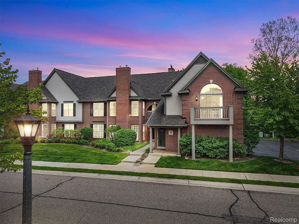 1st image of 28284 Carlton Way Dr