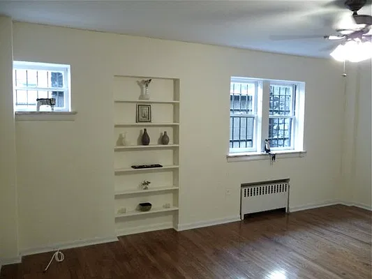 Rented by Perry Associates NYC Inc | media 15