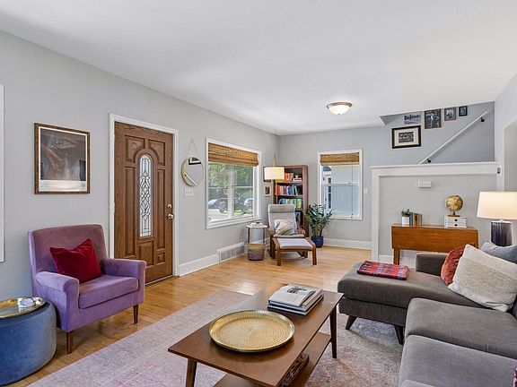 5th image of 3728 24th Ave S