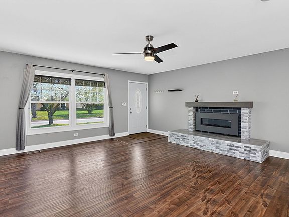 4th image of 7662 Northway Dr