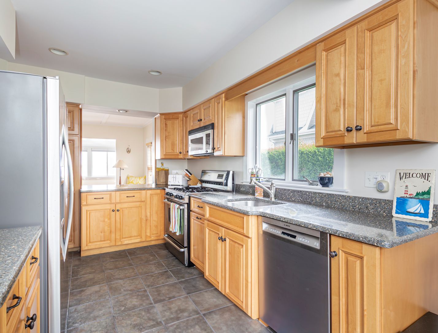  Galley kitchen