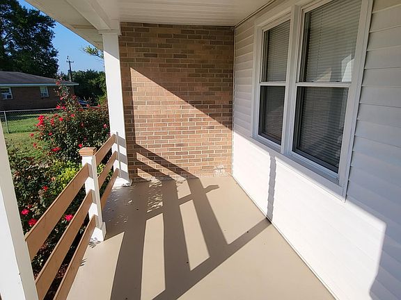 3rd image of 1401 Parkside Ct Unit A