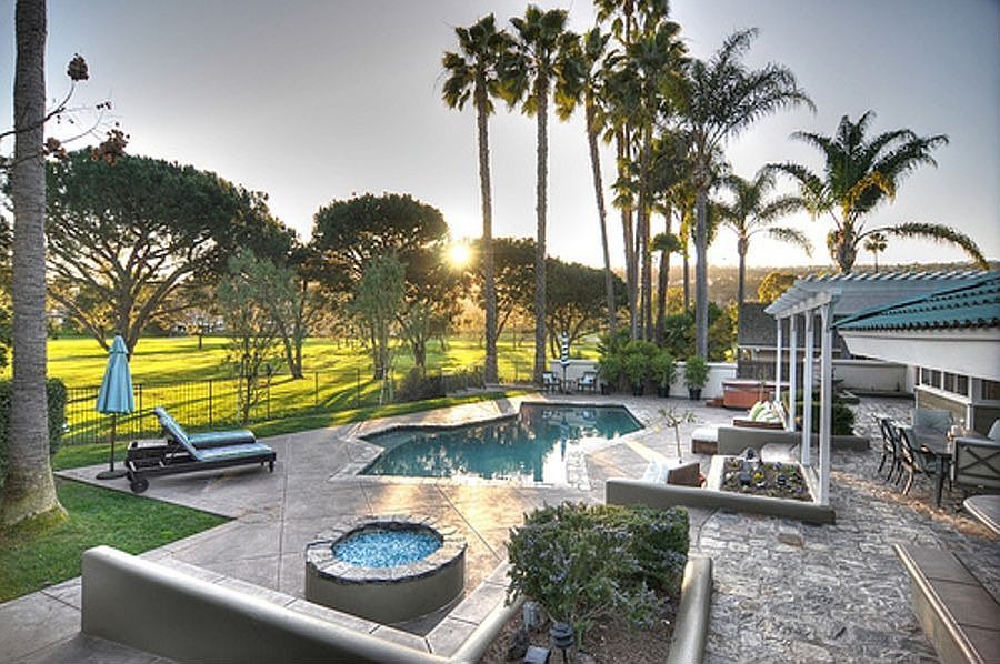 DIRCT ACCESS TO THE GOLF COURSE