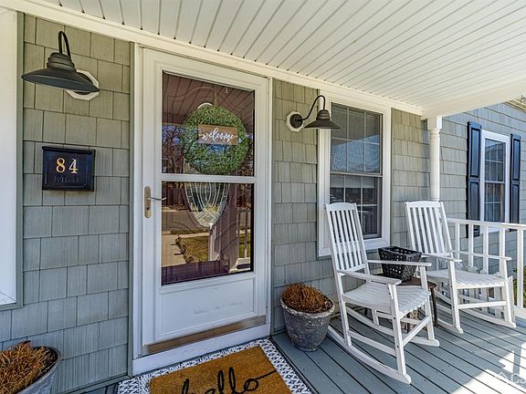 3rd image of 84 Beacon Blvd