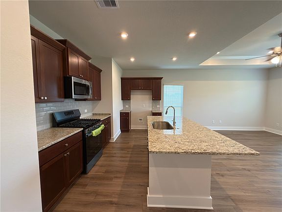 4th image of 1206 Patriot Dr