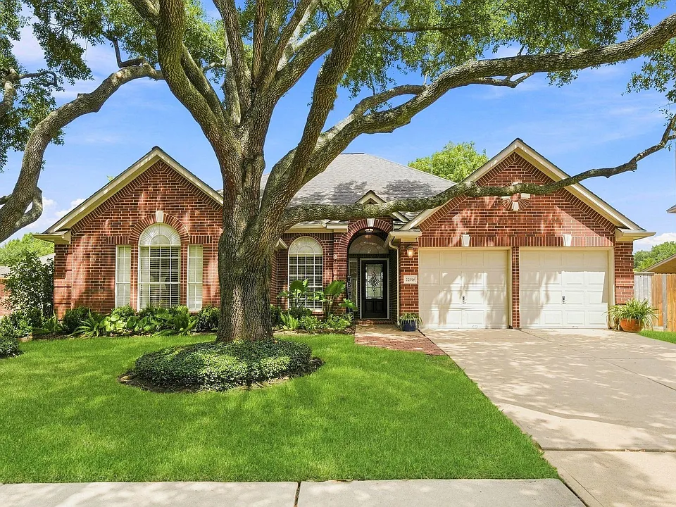 22918 Red River Dr