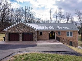 1816 Manor Dr, Harrisonburg, VA 22801