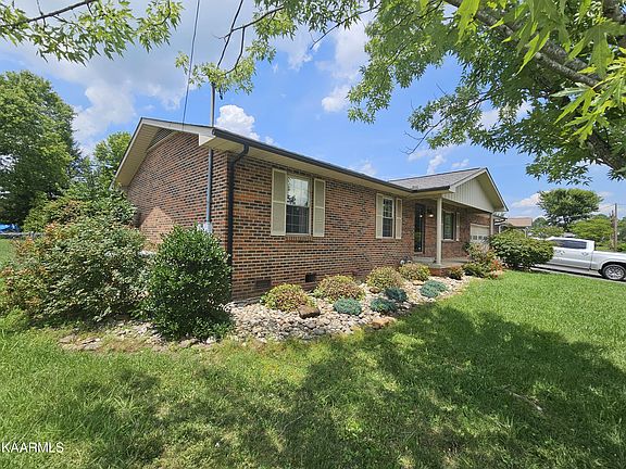 2nd image of 215 Tennessee Cir