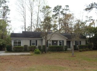 36 Calhoun Dr, Sumter, SC 29150