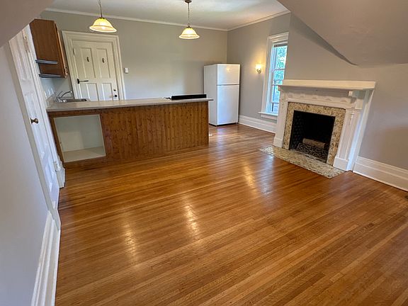 5th image of 13 Goodman St S APT 8