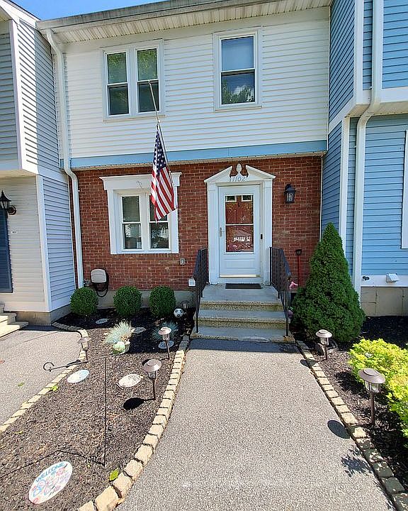 1st image of 1102 Williamsburg Dr