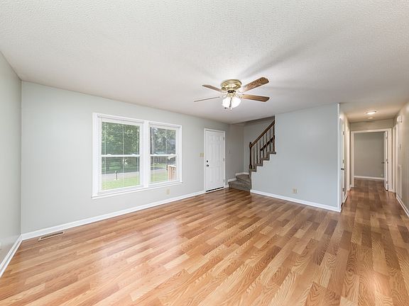 2nd image of 525 Mallory Dr