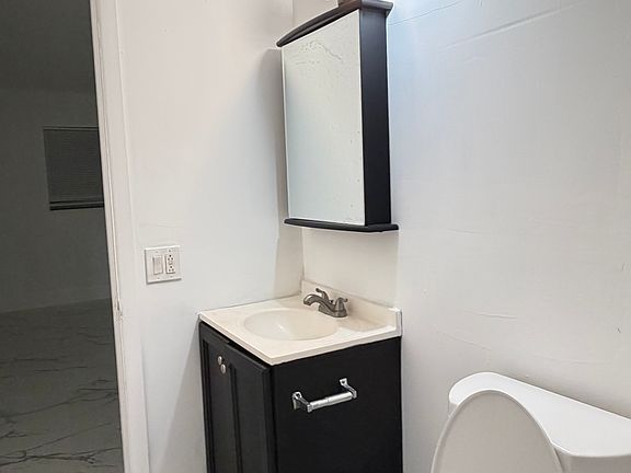 4th image of 1038 NW 3rd Ave APT 4