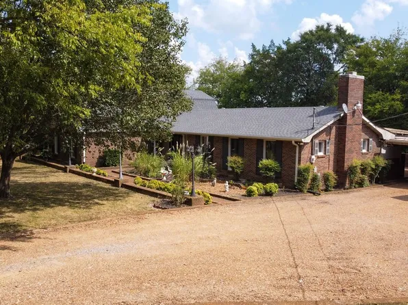 1305 Hill Lakes Ln, Lebanon, TN 37090