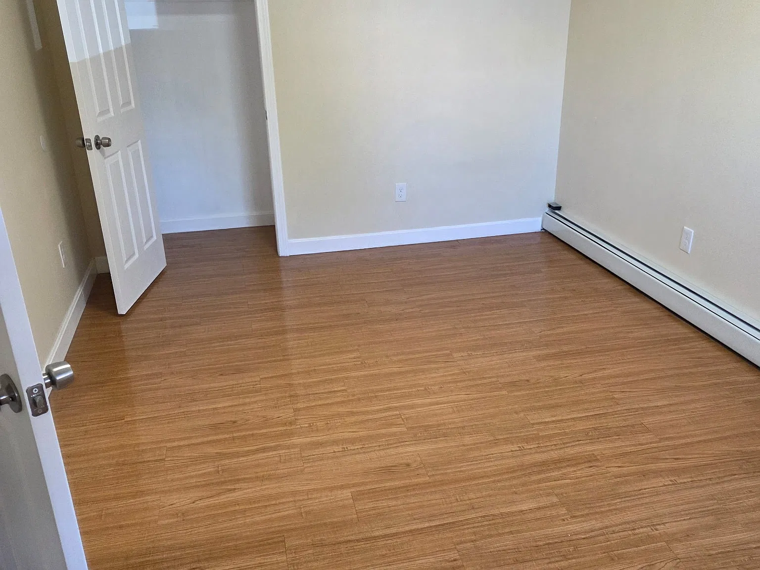 3 bed, $2,300 — Photo 1