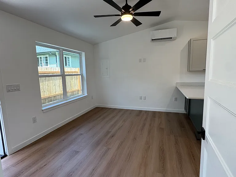 524 Frederick St SE — Photo 10