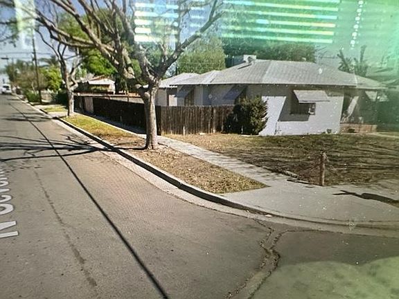 5th image of 3707 E Grant Ave