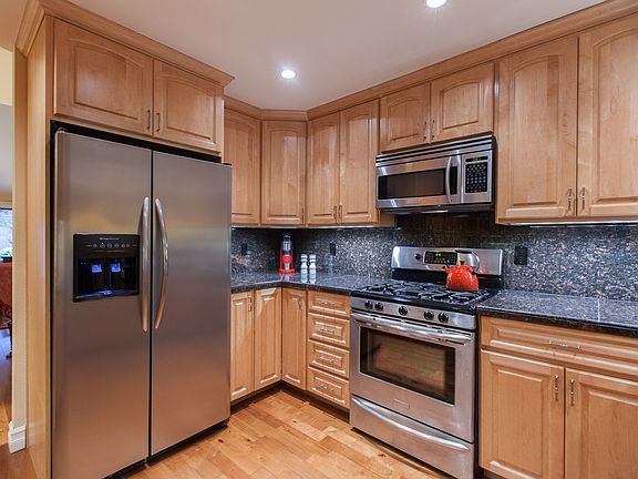 4th image of 14205 NE 1st St #110L