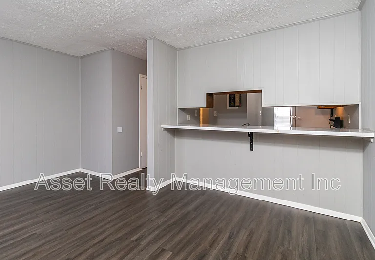 9157 Cedarpark Ln #B — Photo 10