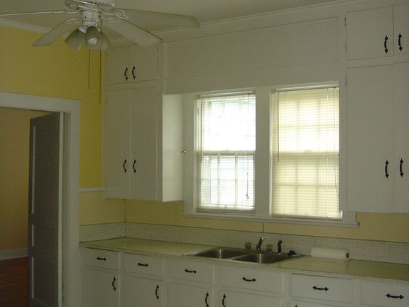 4th image of 407 N Montgomery St