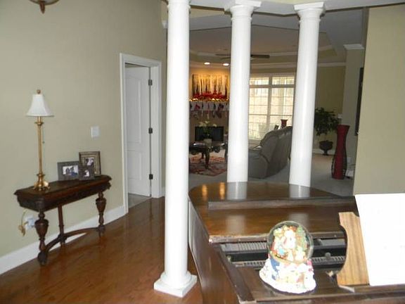 Entrance Foyer w/Columns