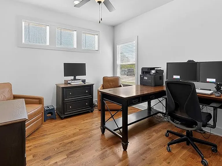 8808 N Clarion Ave — Photo 18