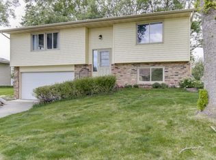 8417 Idaho Ave N, Brooklyn Park, MN 55445