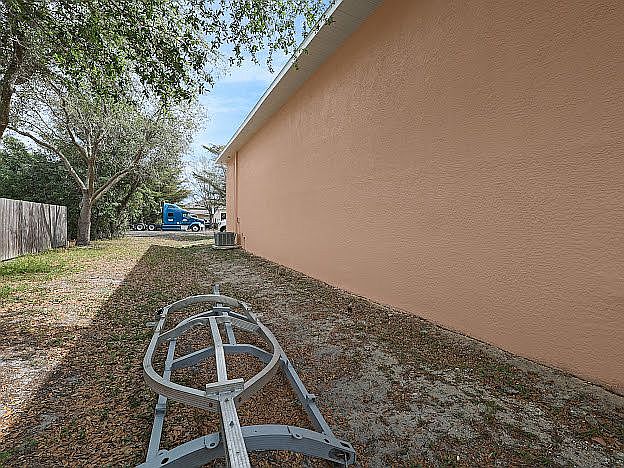 1st image of 434 NE 3rd Ave