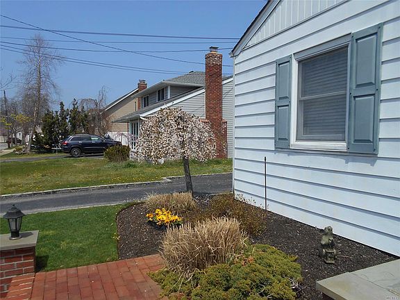 4th image of 10 Deepwater Ave