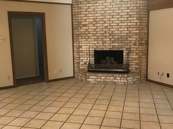 3rd image of 4224 E Everglade Ave