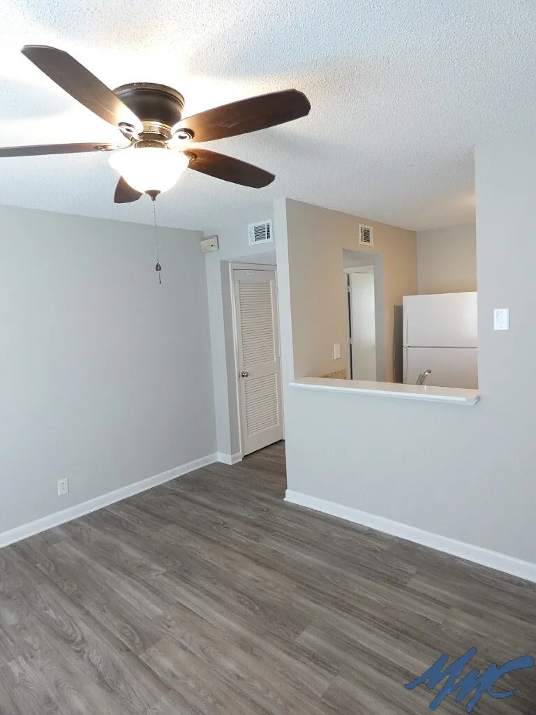 1 bed, 1.0 bath, 500 sqft, $925 — Photo 3