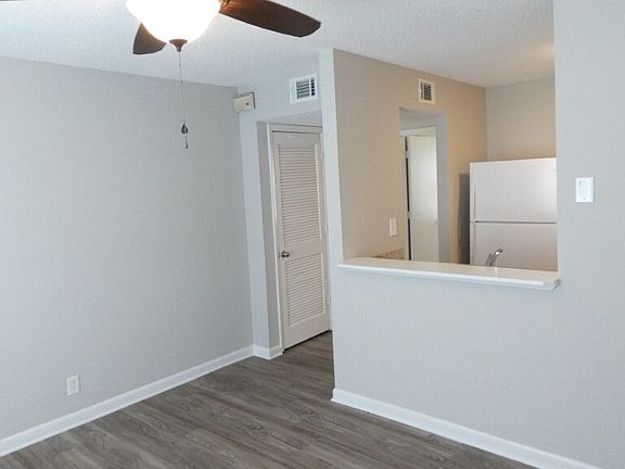 3rd image of 118 Dill Ln APT Q