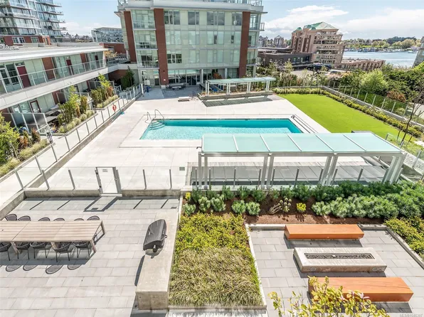70 Saghalie Rd #211, Victoria, BC V9A 0G9