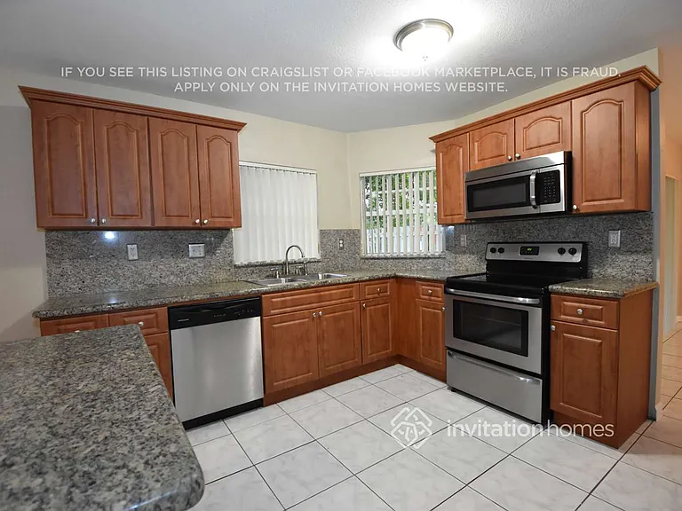 15813 SW 79th St — Photo 5