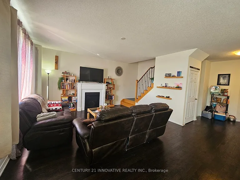 219 Northglen Blvd — Photo 11