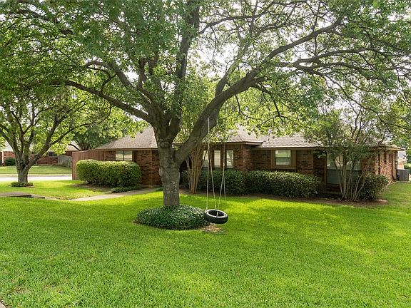 2nd image of 300 Aspenway Dr