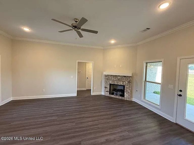 571 Patrick Farms Dr — Photo 7