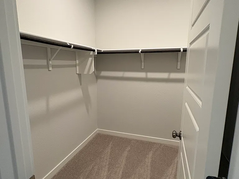 Justify Ln — Photo 10