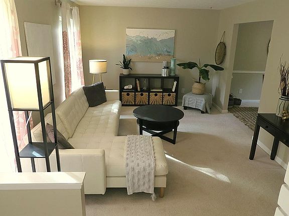 2nd image of 5528 Highfield Ct