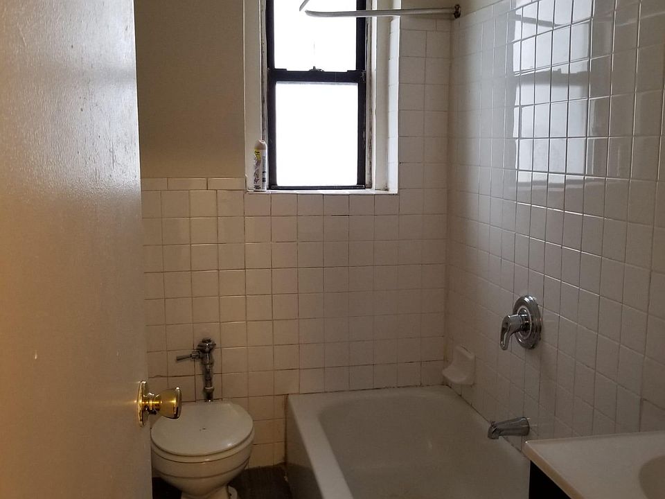2nd image of 1816 White Plains Rd APT 2A